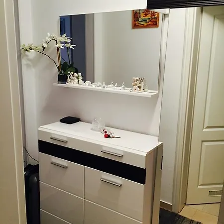 Apartment Near Villa Turgenev